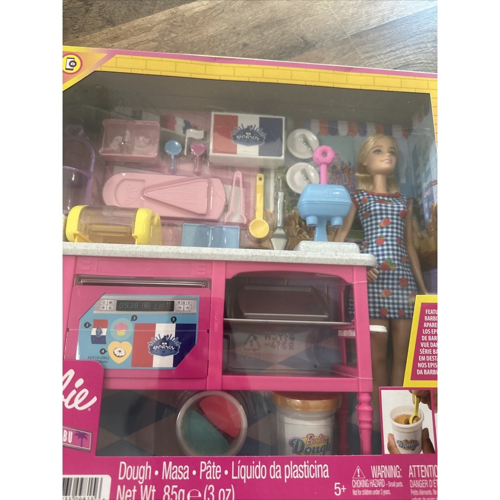 Barbie It Takes Two Café Playset with 18 Pastry Making Accessories HJY19 - NIB - Picture 4 of 5